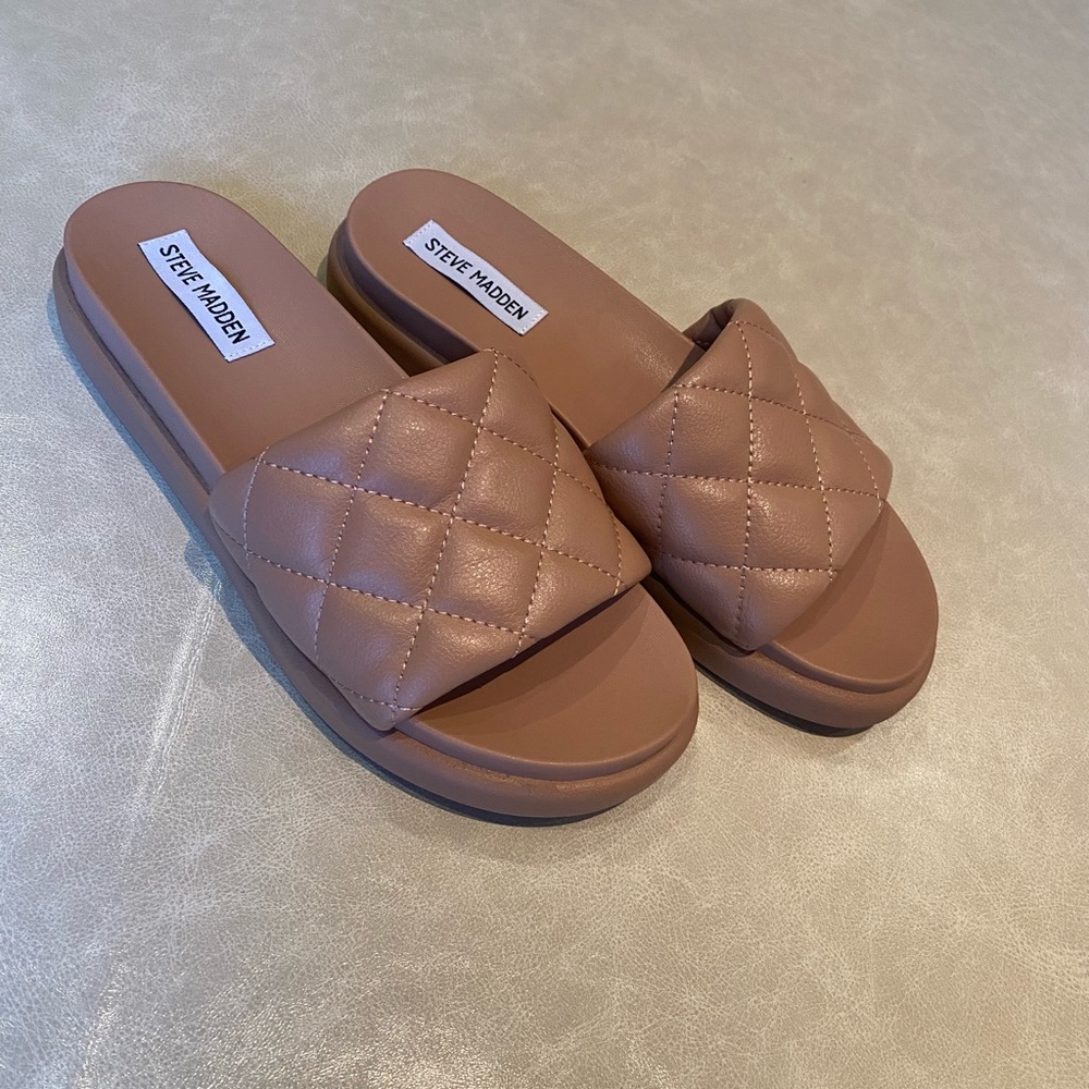 Steve Madden| Comfortable Tan Sandal Slides